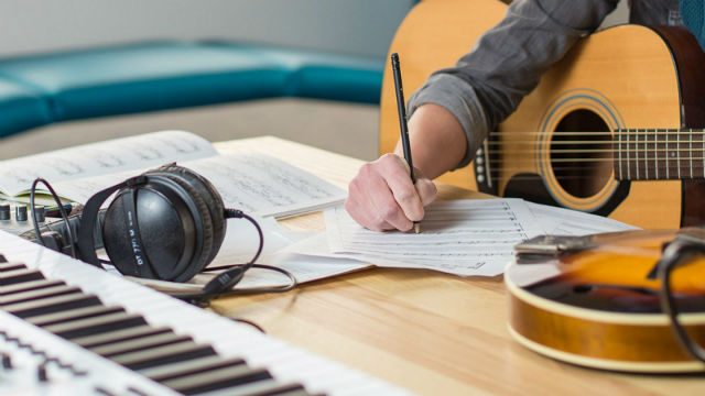 Como publicar sua obra online pode aumentar sua credibilidade como autor